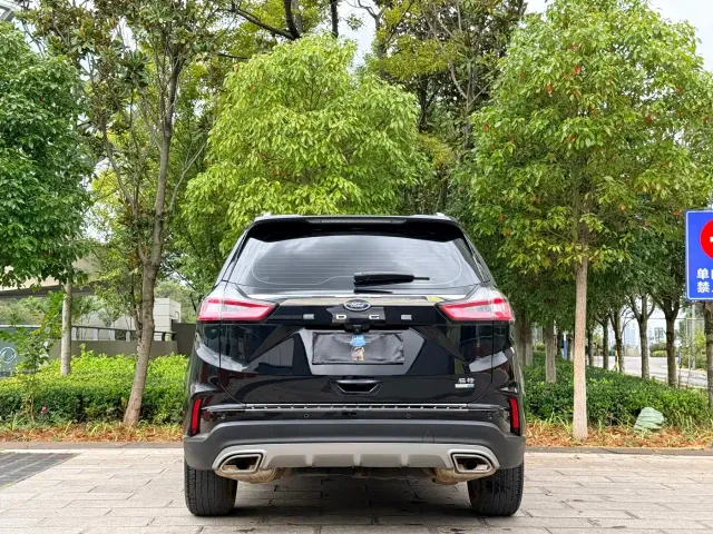 Ford Edge — Фото автомобиля 5