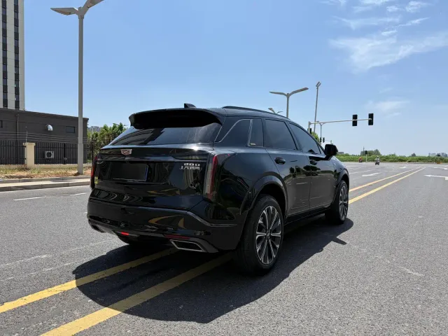 Cadillac XT5 — Фото автомобиля 10
