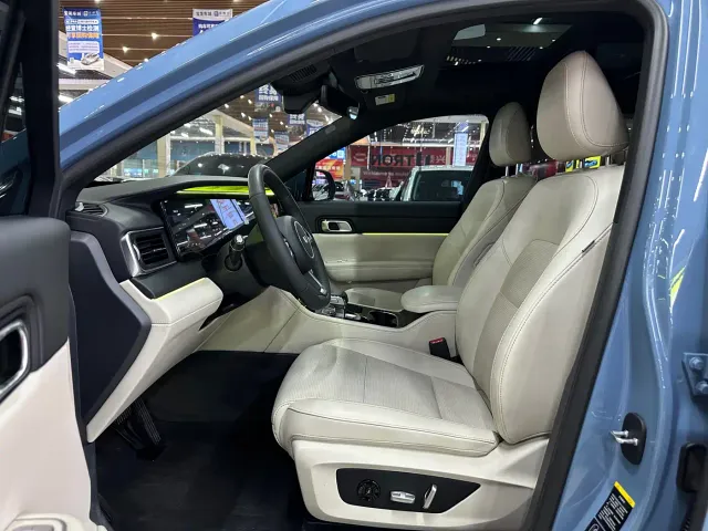 Li Auto ONE — Фото автомобиля 4