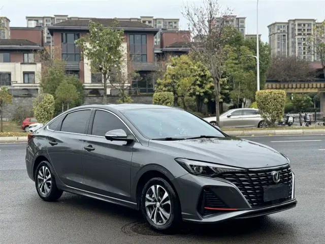 Changan Eado — Фото автомобиля 3