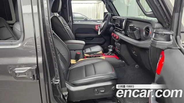 Jeep Wrangler — Фото автомобиля 17