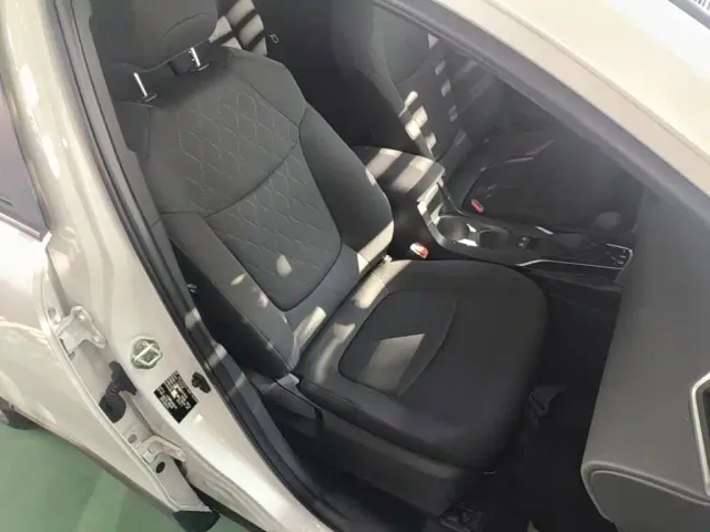 Toyota Corolla Cross — Фото автомобиля 24