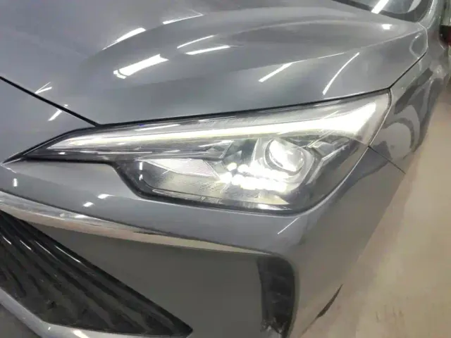 Roewe i5 — Фото автомобиля 5