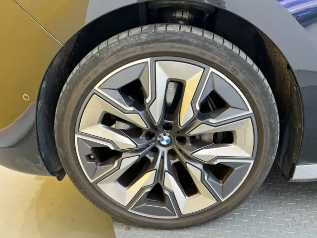 BMW 7 Series — Фото автомобиля 9