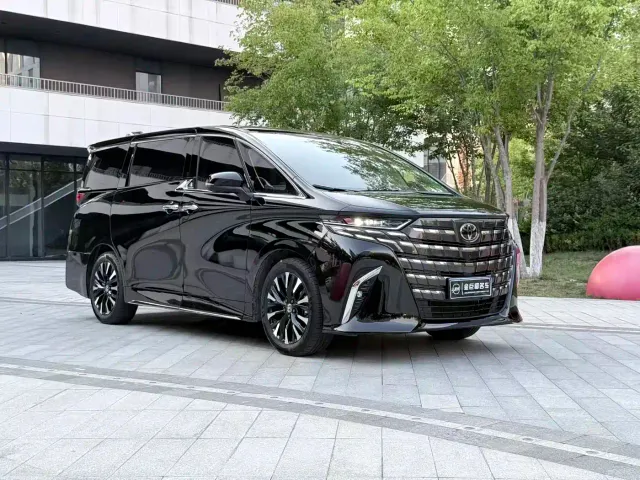 Toyota Alphard — Фото автомобиля 3