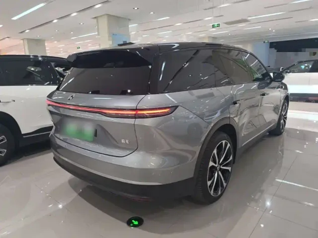 Nio ES8 — Фото автомобиля 6