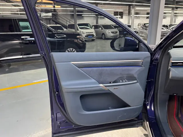 Dongfeng eπ 008 — Фото автомобиля 9