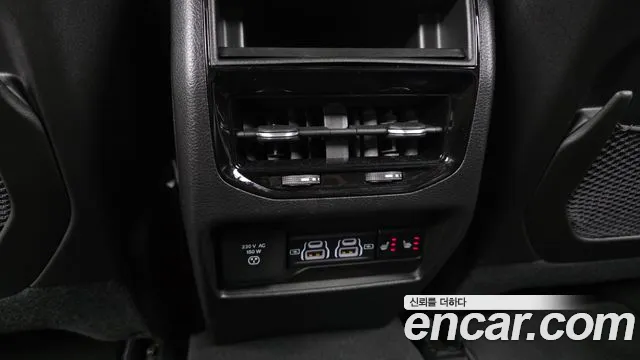 Jeep Cherokee Grand Cherokee(WL) 3.6 Overland — Фото автомобиля 18