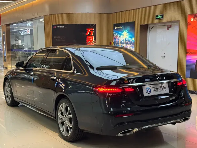 Mercedes-Benz E-Class — Фото автомобиля 7