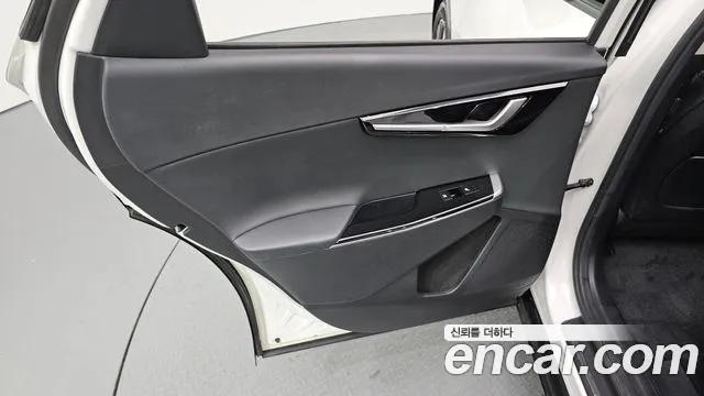 Kia EV6 — Фото автомобиля 19