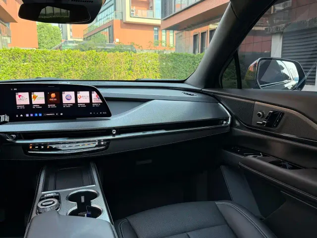 Cadillac XT5 — Фото автомобиля 14