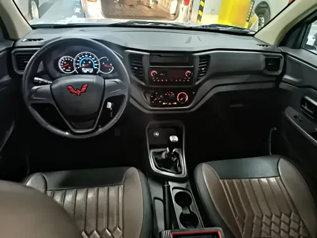 Wuling Hongguang V — Фото автомобиля 5