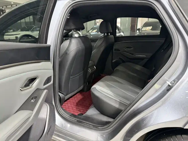 BYD Qin L — Фото автомобиля 9