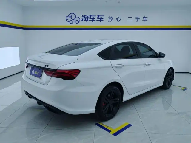 Geely Binrui — Фото автомобиля 3