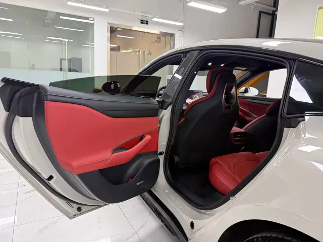Xiaomi SU7 — Фото автомобиля 13