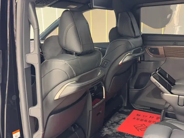 Toyota Vellfire — Фото автомобиля 19