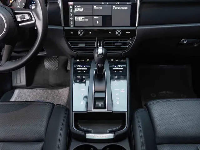 Porsche Macan — Фото автомобиля 15