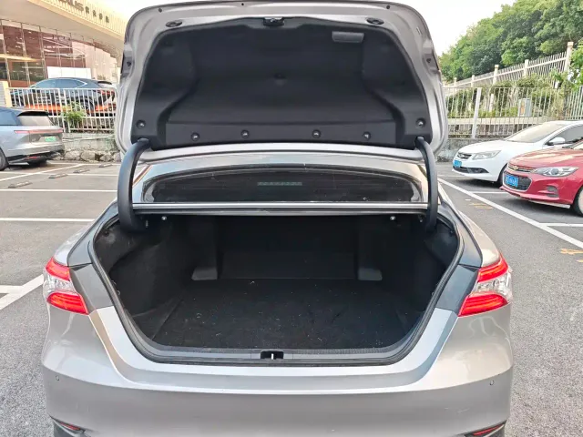 Toyota Camry — Фото автомобиля 14