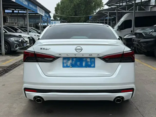 Nissan Teana — Фото автомобиля 8