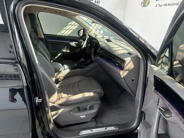 Volkswagen Touareg — Фото автомобиля 27