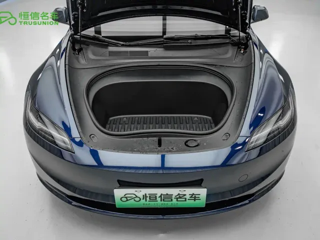 Tesla Model 3 — Фото автомобиля 20