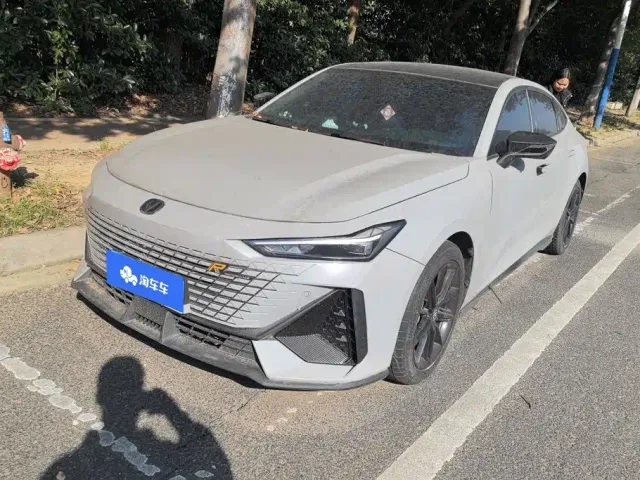 Фотография автомобиля — Changan UNI-V