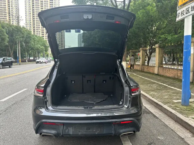 Porsche Macan — Фото автомобиля 9