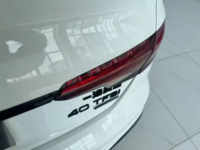 Audi A4L — Фото автомобиля 12