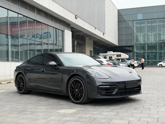 Porsche Panamera — Фото автомобиля 2