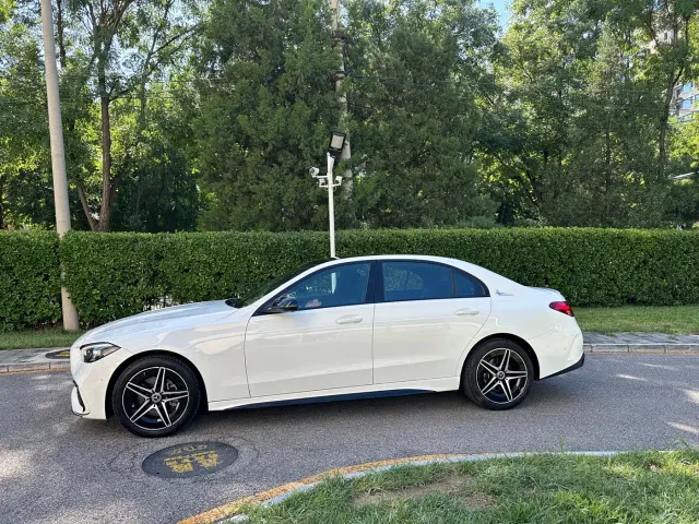 Mercedes-Benz C-Class — Фото автомобиля 3