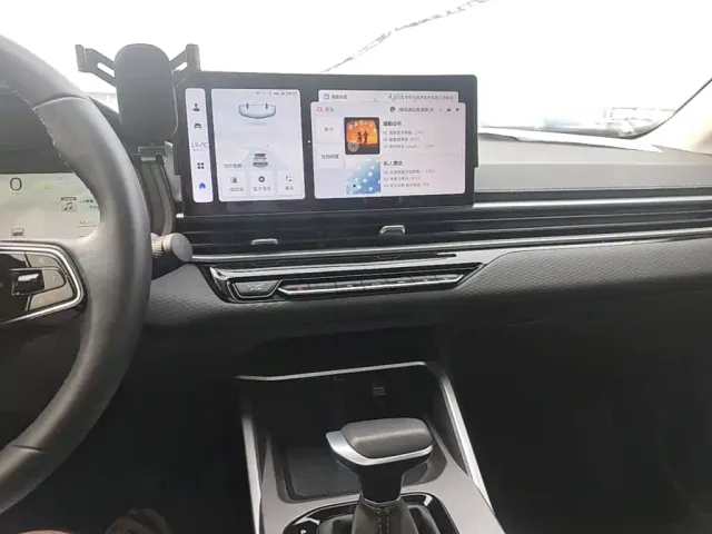 Geely Emgrand — Фото автомобиля 12