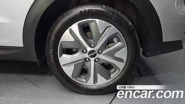 Kia Niro — Фото автомобиля 5