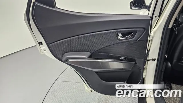 KG_Mobility_Ssangyong TIBOLI Very New Tivoli Бензин 1.5 2WD — Фото автомобиля 25