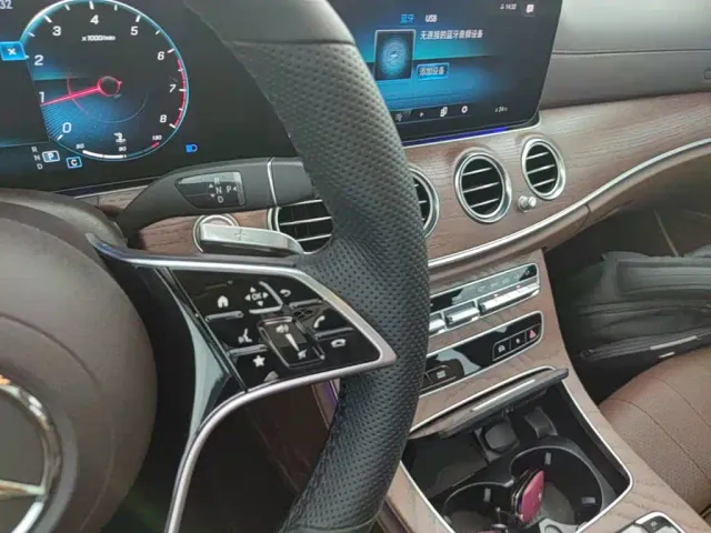 Mercedes-Benz E-Class — Фото автомобиля 13