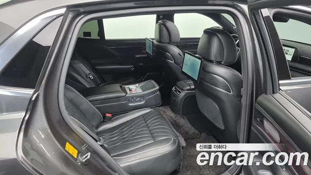 Genesis G90 Бензин 3.5 турбо AWD — Фото автомобиля 12