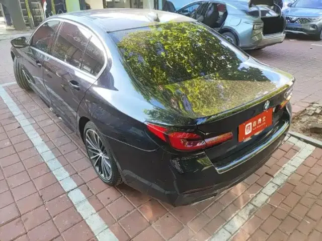 BMW 5 Series — Фото автомобиля 7