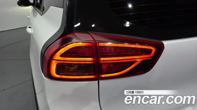 Kia Niro — Фото автомобиля 8