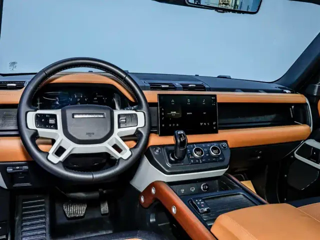 Land Rover Defender — Фото автомобиля 23
