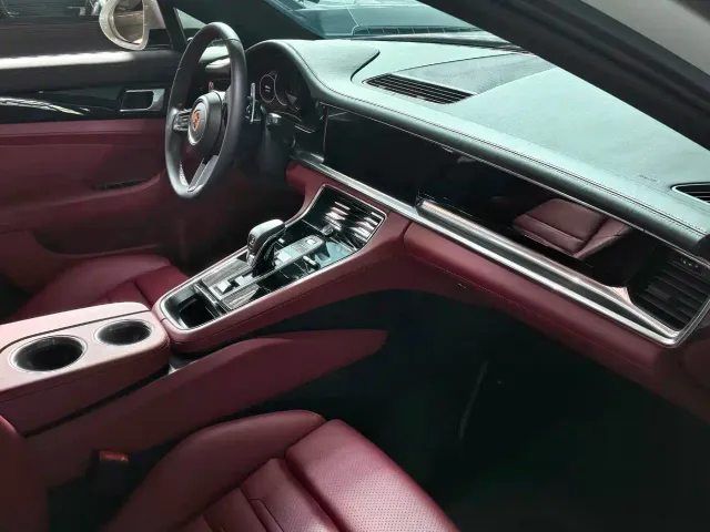 Porsche Panamera — Фото автомобиля 11