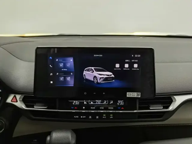 Toyota Granvia 2024 2.5L Hybrid Comfort — Фото автомобиля 12