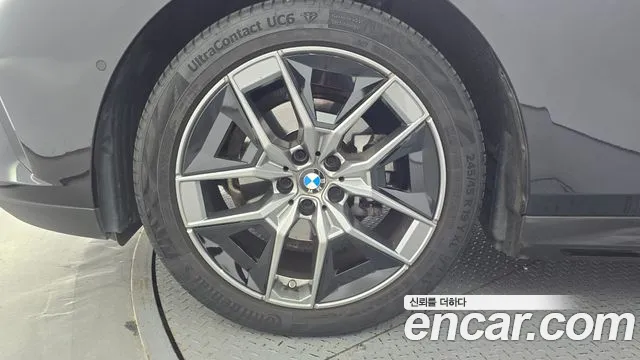 BMW 5-Series — Фото автомобиля 5