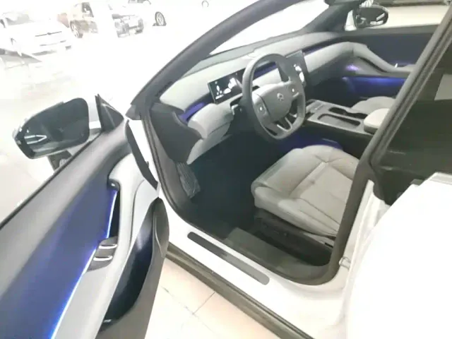 Nio ET5 — Фото автомобиля 11