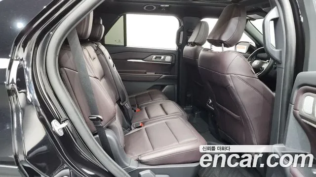 Ford Explorer — Фото автомобиля 9