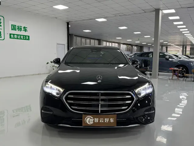 Mercedes-Benz E-Class — Фото автомобиля 2