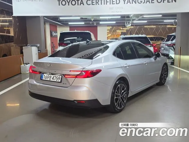 Toyota Camry — Фото автомобиля 2
