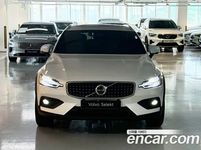 Volvo V60 — Фото автомобиля 3