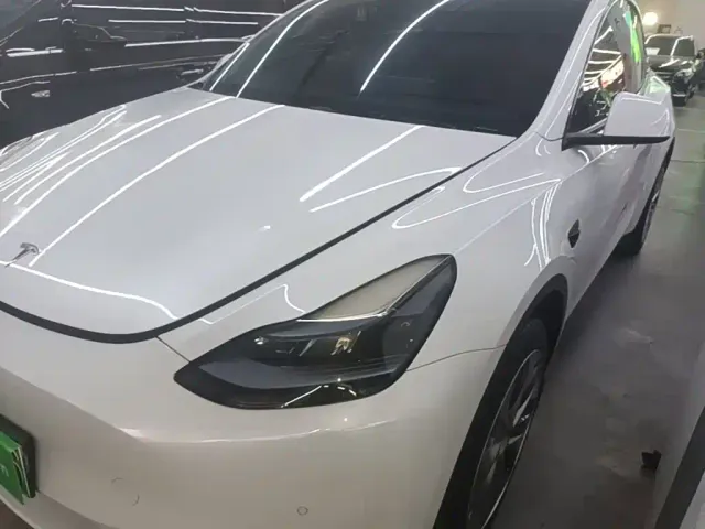 Фотография автомобиля — Tesla Model Y