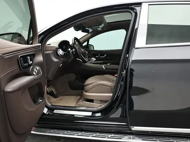 Mercedes-Benz Maybach EQS SUV — Фото автомобиля 9