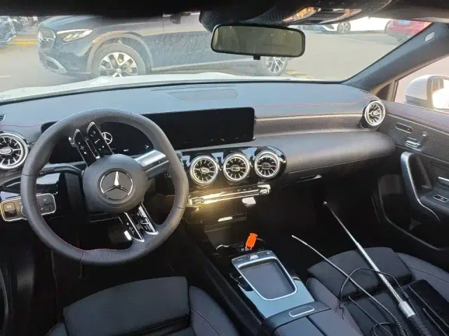 Mercedes-Benz A-Class — Фото автомобиля 3