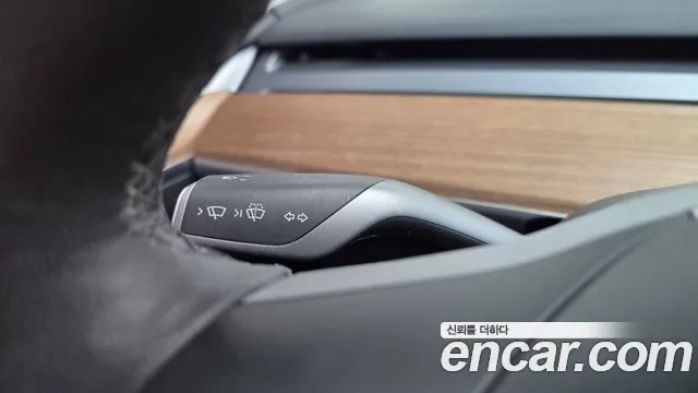 Tesla Model 3 — Фото автомобиля 20